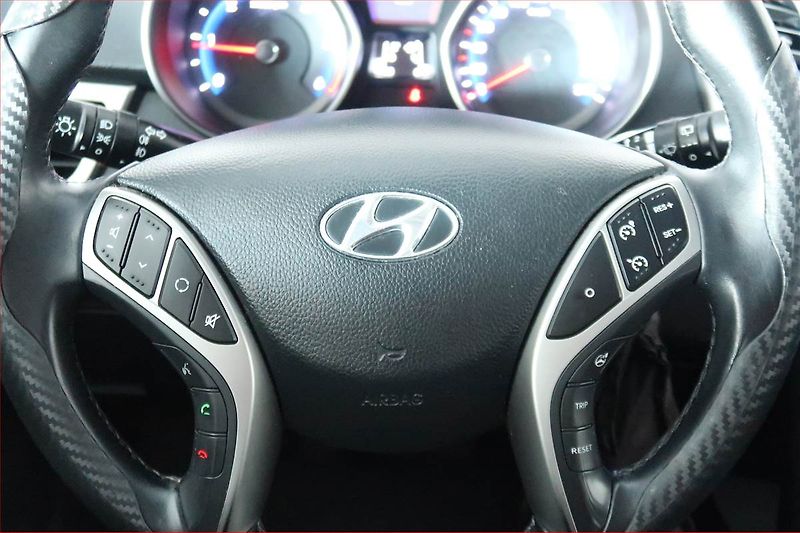 Hyundai i30 (2015) 1.6 CRDi, Tempomat - fotka 16 z 16