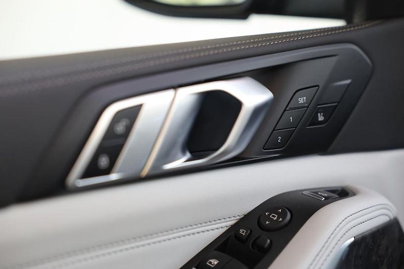 BMW X5 xDrive30d - fotka 15 z 18