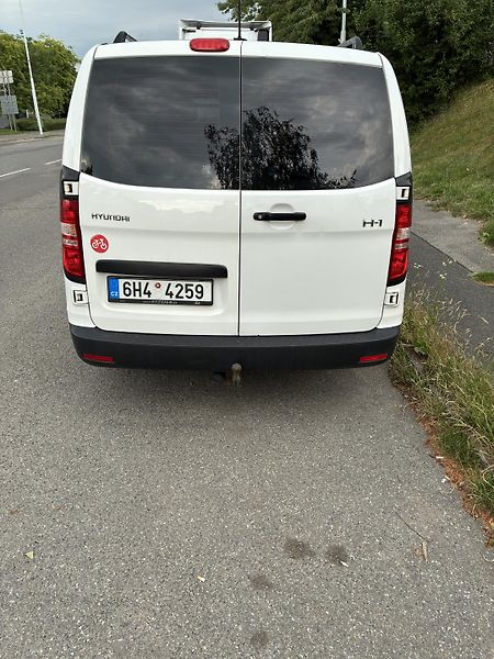Hyundai H 1 (2016) 3+3 sedadla, prepazka - fotka 7 z 9