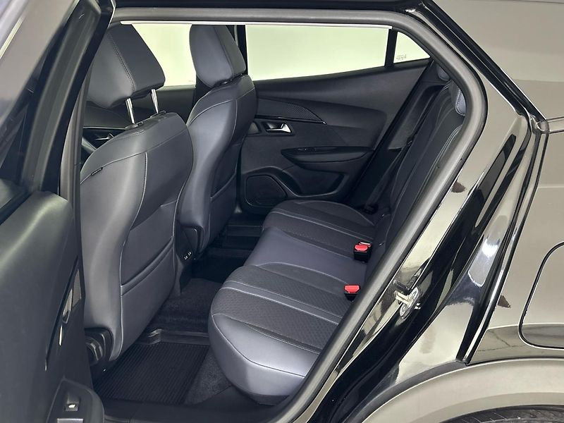 Peugeot 2008 Allure - fotka 8 z 27
