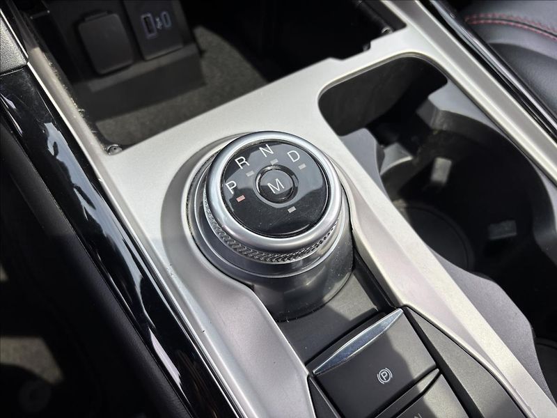 Ford Explorer 3,0 PHEV 336kW ST-Line AWD DPH - fotka 39 z 52