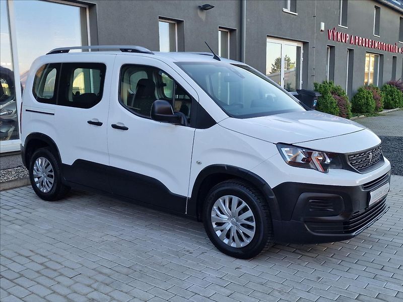 Peugeot Rifter 1.2 PureTech 110 S&S,ČR,1.Maj - fotka 2 z 50