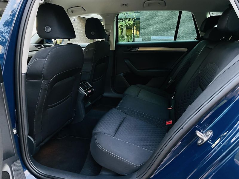 Škoda Superb 2.0TDI DSG TAŽNÉ NEZÁVISLE TOP - fotka 33 z 53