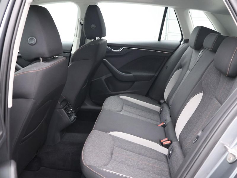 Škoda Kamiq 1,0 TSI 81kW CZ Style DPH LED - fotka 13 z 29