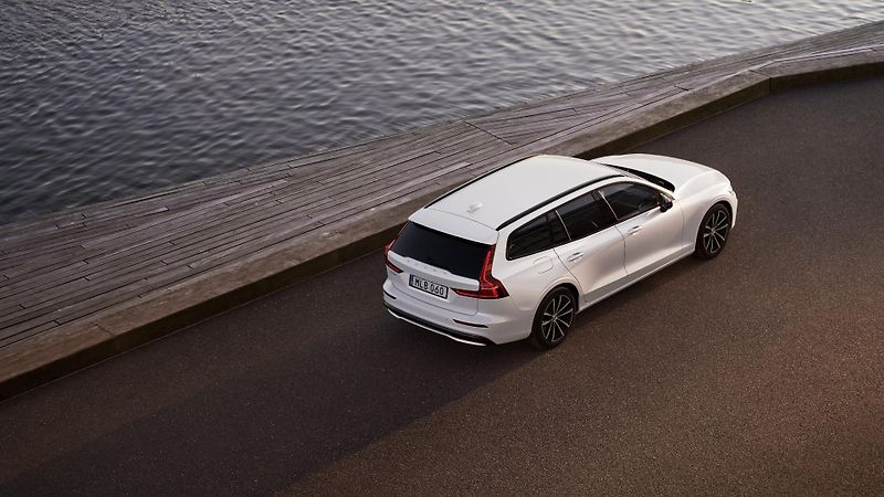 Volvo V60 (2026) T6 AWD Plug-in DARK PLUS - fotka 7 z 11
