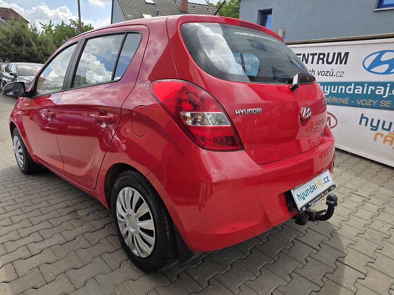Hyundai i20 1.2-KLIMA-CENTRÁL - fotka 10 z 14