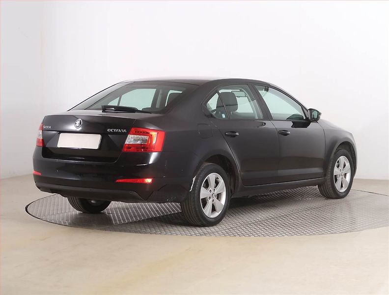 Škoda Octavia (2014) Ambition 2.0 TDI, Automat - fotka 5 z 18