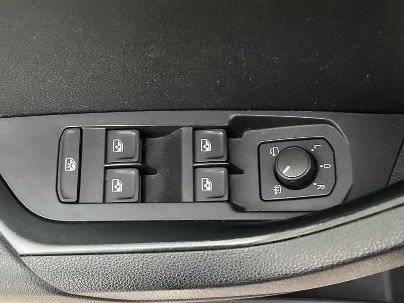 Škoda Karoq 1.5 TSI Style - fotka 13 z 26