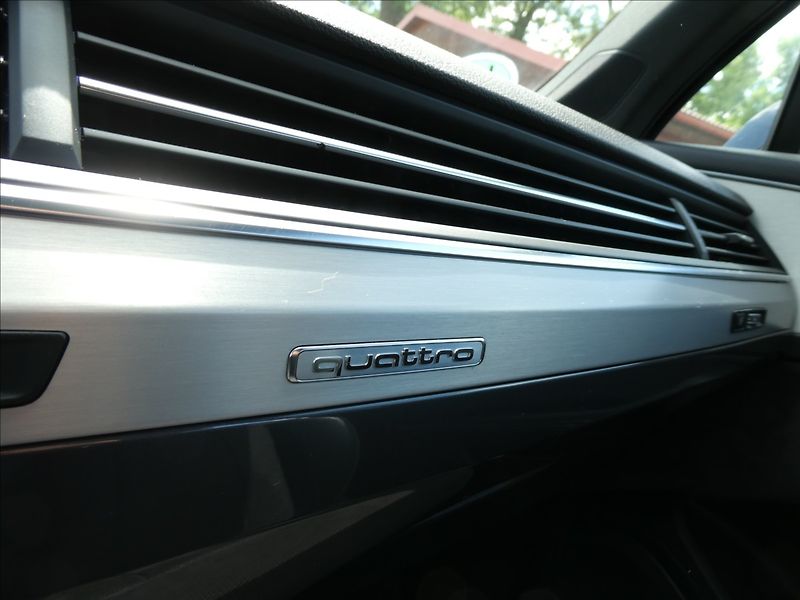 Audi Q7 3,0 TDiV6 200kW S-LINE,QUATTRO - fotka 34 z 48