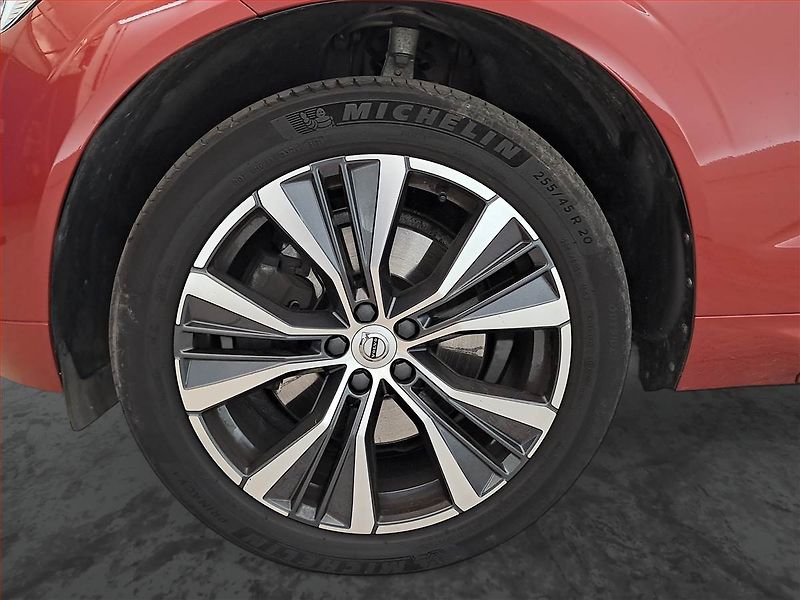 Volvo XC60 (2022) B5 AWD - fotka 15 z 19