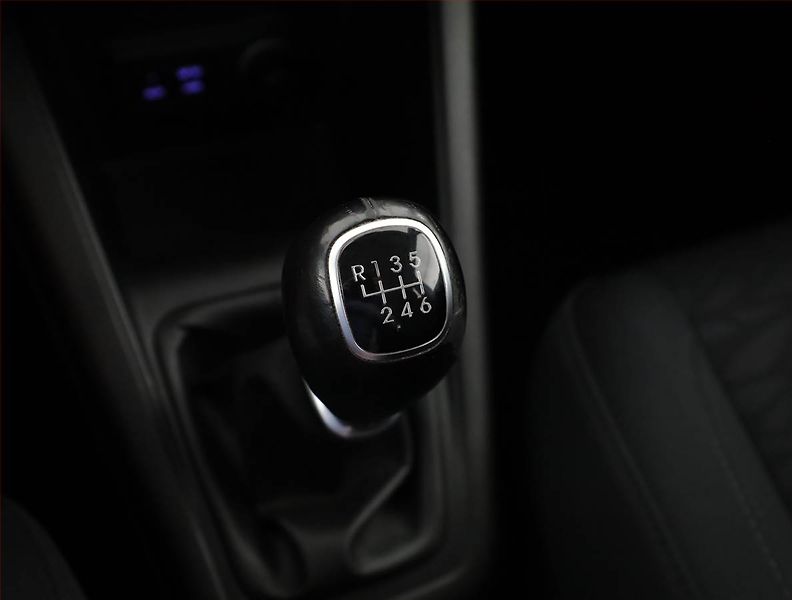 Volkswagen Passat (2020) R-Line 2.0 TDI - fotka 15 z 17