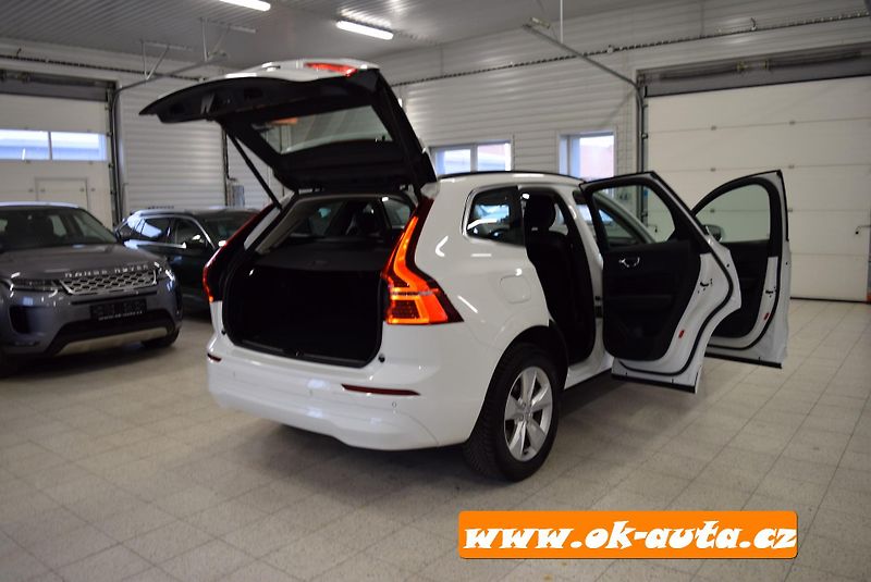 Volvo XC60 2.0 B4 AWD MOMENTUM 2022 - fotka 21 z 54