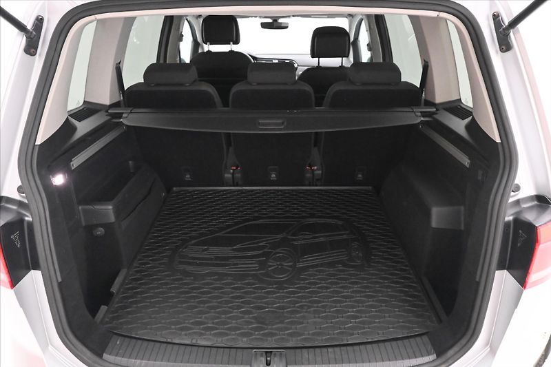 Volkswagen Touran 1,6 TDI 85kW Navi Senzory - fotka 10 z 30