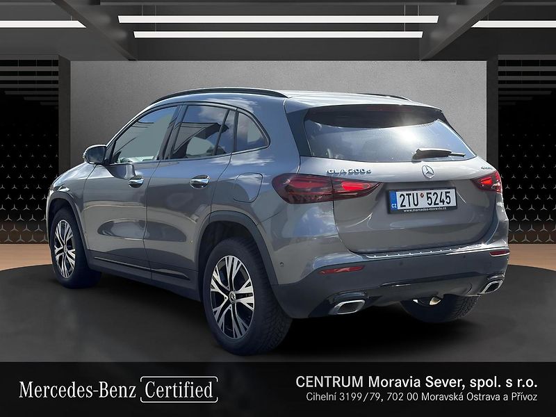 Mercedes-Benz GLA 200d 4MATIC - fotka 3 z 17