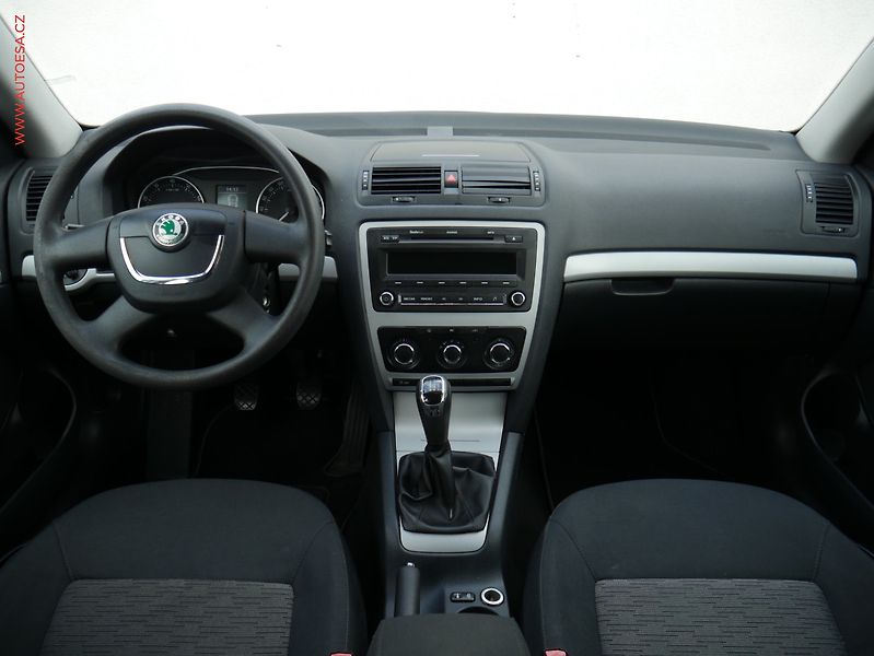 Škoda Octavia (2011) 1.2TSi, 2.maj,ČR, Ambition - fotka 8 z 15