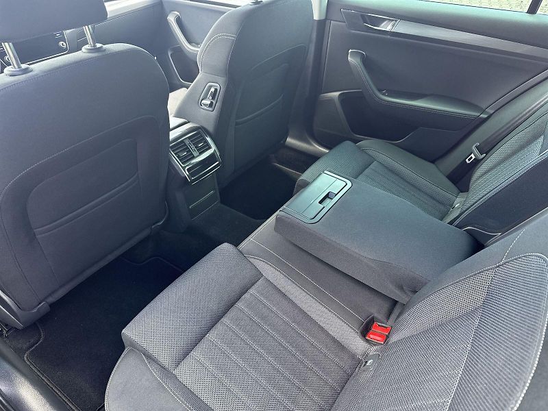 Škoda Superb (2023) Combi 2.0 TDI DSG Style - fotka 8 z 34