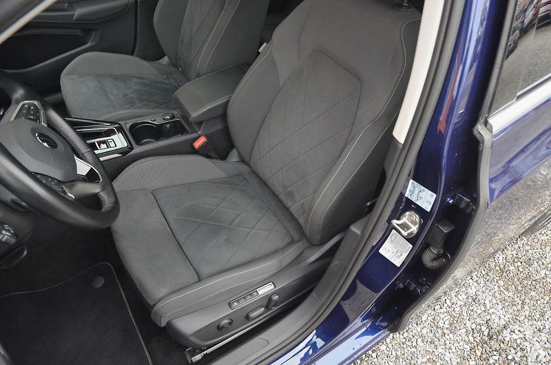 Volkswagen Golf (2022) 2.0 TSi 140kW DSG Style iQ-LED - fotka 22 z 50