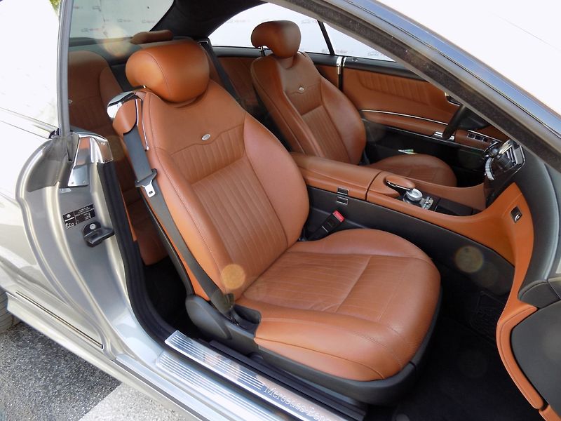 Mercedes-Benz CL (2010) 500 AMG/4-Matic/Designo/ - fotka 16 z 42