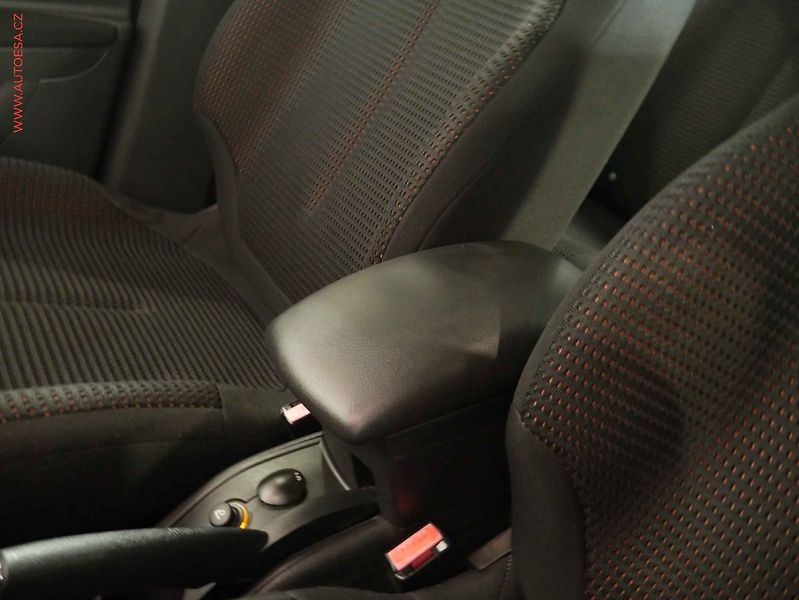 Citroën C4 (2006) 1.6i, AC, temp. - fotka 17 z 18