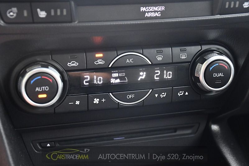 Mazda 3 2.0i G120 REVOLUTION HUD BOSE - fotka 33 z 52
