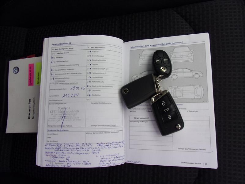 Volkswagen Golf 1,4 TSI Highline Webasto 103kW - fotka 10 z 31