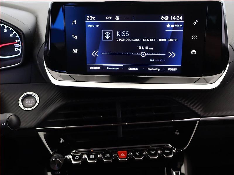 Peugeot 2008 (2021) 1.2 PureTech, Automat - fotka 10 z 17