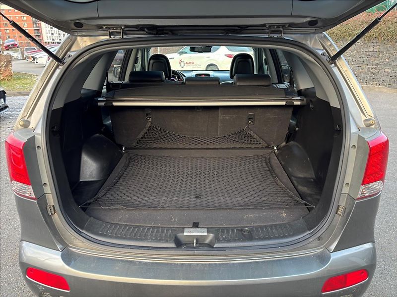 Kia Sorento 2,2 CRDi AT 4x4 Premium PANORA - fotka 15 z 38