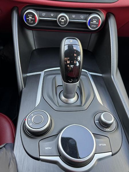 Alfa Romeo Giulia (2018) 2.2 jTDm Super Business plus A - fotka 16 z 20