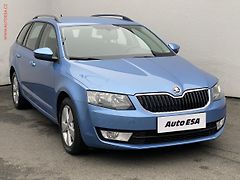 Škoda Octavia (2013) 2.0 TDi 4x4, Elegance, park - fotografie inzerátu