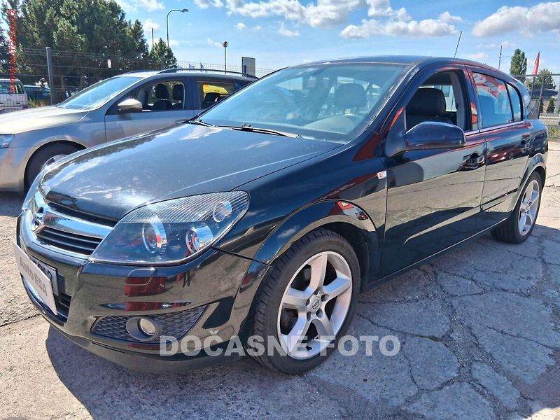 Opel Astra (2008) 1.6 16V - fotka 1 z 3