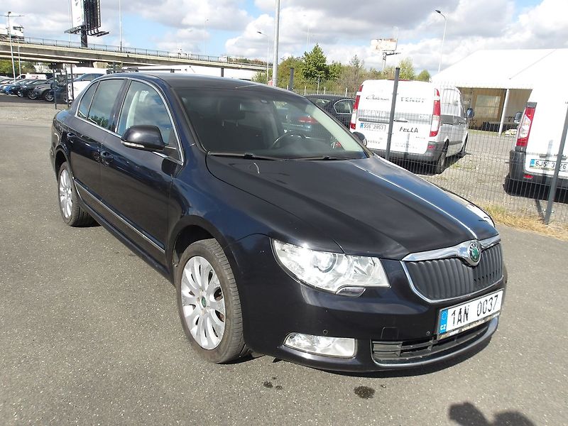 Škoda Superb 2,0TDi 103kW DSG ! ČR ! 2.MAJ. - fotka 3 z 45