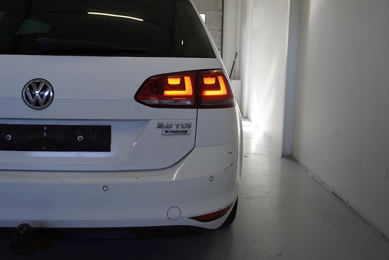 Volkswagen Golf 1.6 TDi - fotka 9 z 29
