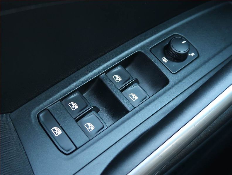 Škoda Fabia (2023) Style 1.0 TSI, ČR,1.maj - fotka 13 z 15