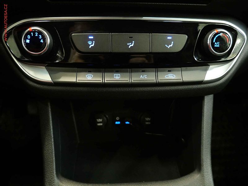 Hyundai i30 (2017) 1.0T-GDi, ČR, AC, temp - fotka 18 z 19