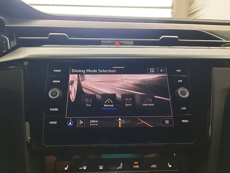 Volkswagen Arteon Shooting Brake (2022) R-Line 2.0 TSI (140kW/190k) DS - fotka 16 z 27