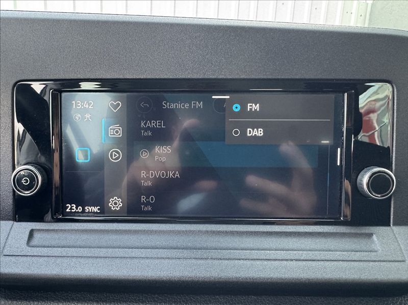 Volkswagen Caddy 2,0 TDI MAXI 7míst DPH 1maj ČR - fotka 34 z 50