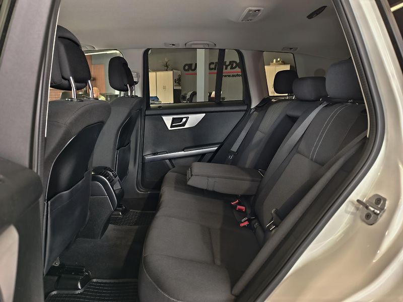 Mercedes-Benz GLK 220 CDI A/T 4MATIC BIXENON ČR - fotka 10 z 24