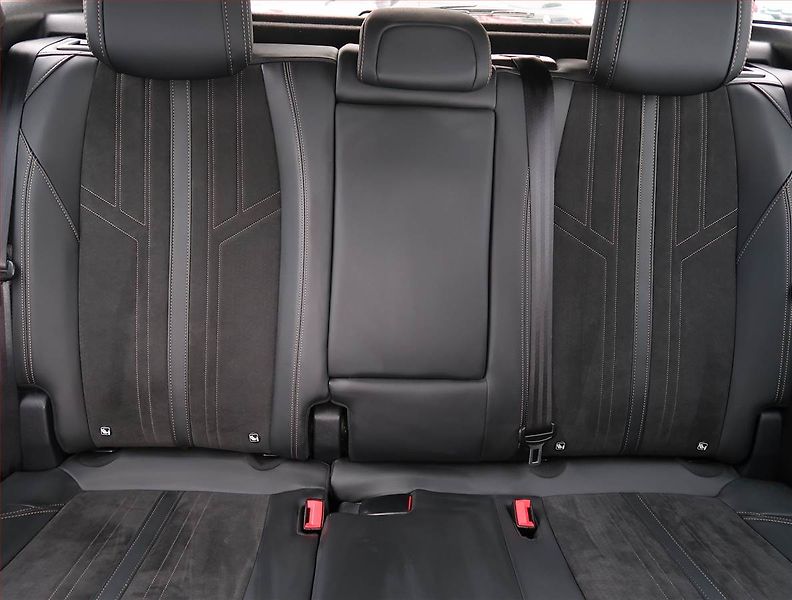 Peugeot 3008 (2022) GT 1.2 PureTech, Automat,Masáž - fotka 10 z 22