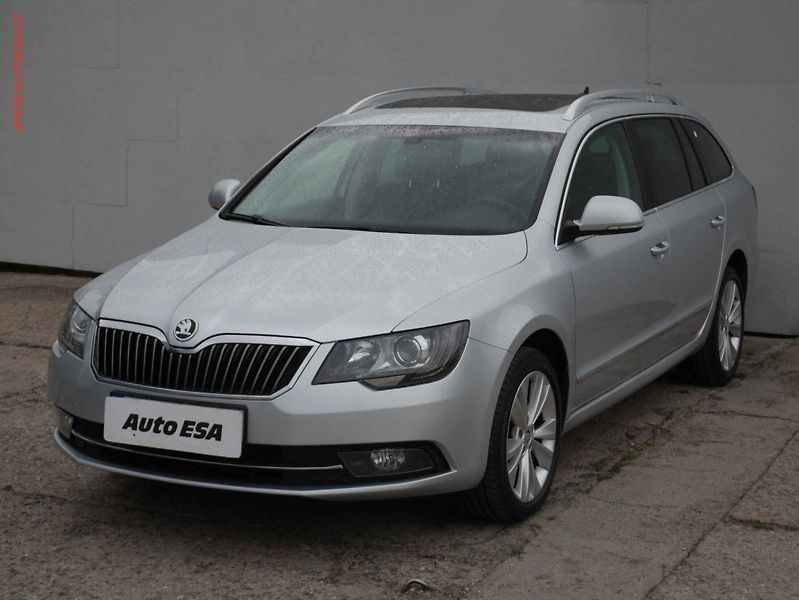 Škoda Superb (2014) 2.0 TDi 4x4, DSG, panor, navi - fotka 3 z 19