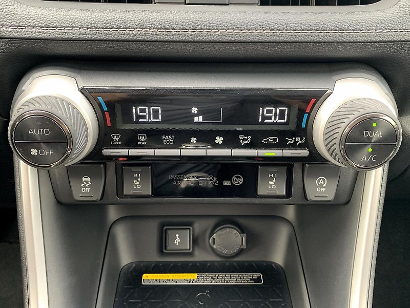 Toyota RAV4 COMFORT STYLE 2,0 129kW MAN6 - fotka 22 z 31