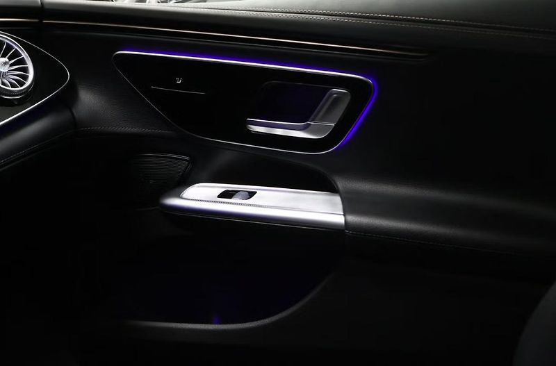 Mercedes-Benz EQE 300 Electric Art 98kWh Kamera  - fotka 23 z 23