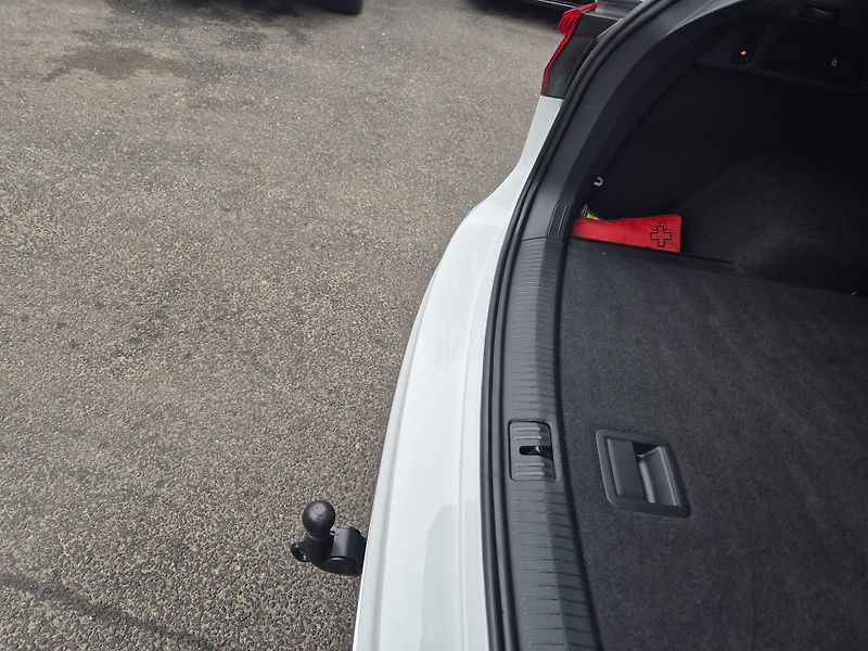 Volkswagen Tiguan 2,0TDi 140kw DSG 4x4 18ALU TZ - fotka 46 z 50