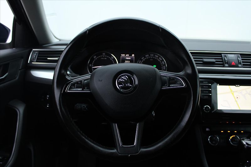 Škoda Superb 2.0 TDI 110kW DSG BIXENON NAVI - fotka 13 z 21