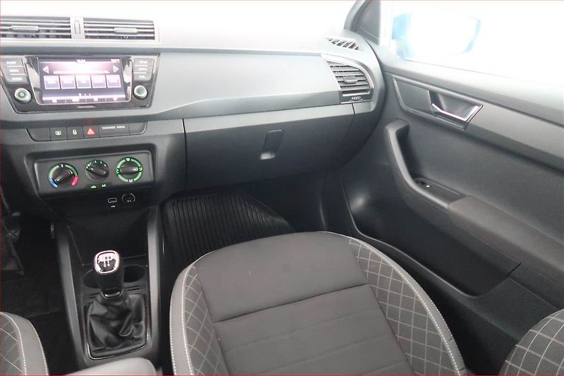 Škoda Fabia (2019) Ambition Plus 1.0 TSI - fotka 8 z 17