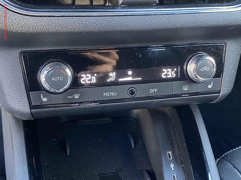 Škoda Kamiq (2020) 1.0 TSi, Style, DSG, navi - fotka 16 z 22