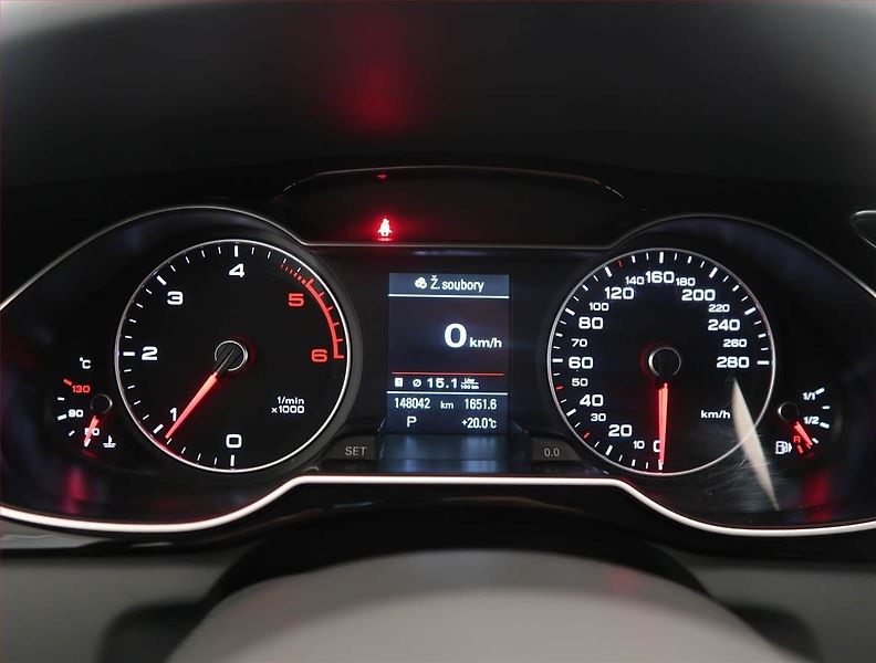 Audi A4 (2015) Attraction 2.0 TDI, Automat - fotka 11 z 15