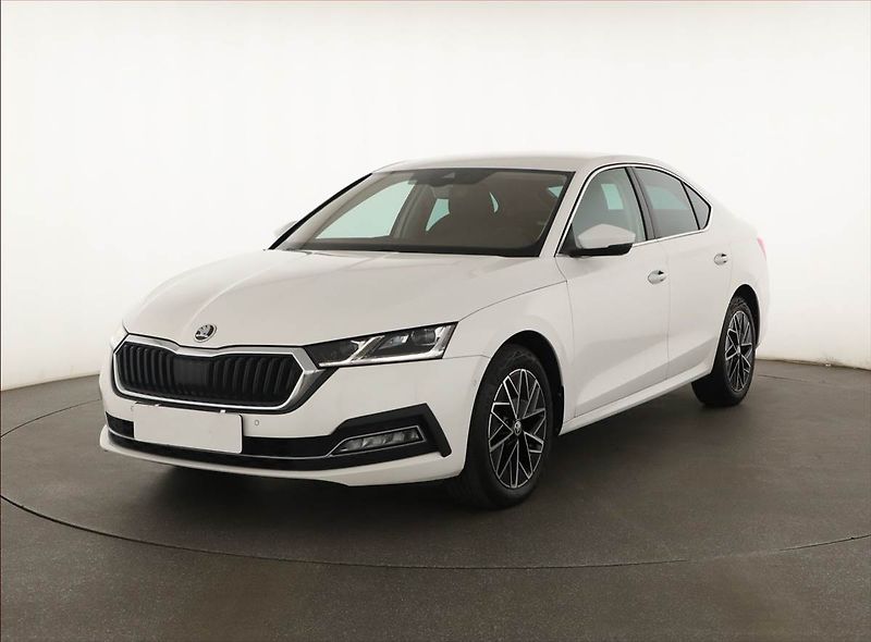 Škoda Octavia (2023) Style Plus 1.5 TSI e-tec - fotka 2 z 20