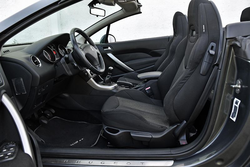 Peugeot 308 CC 1.6 HDi 6st,KLIMA,TEMP,ALU - fotka 13 z 41