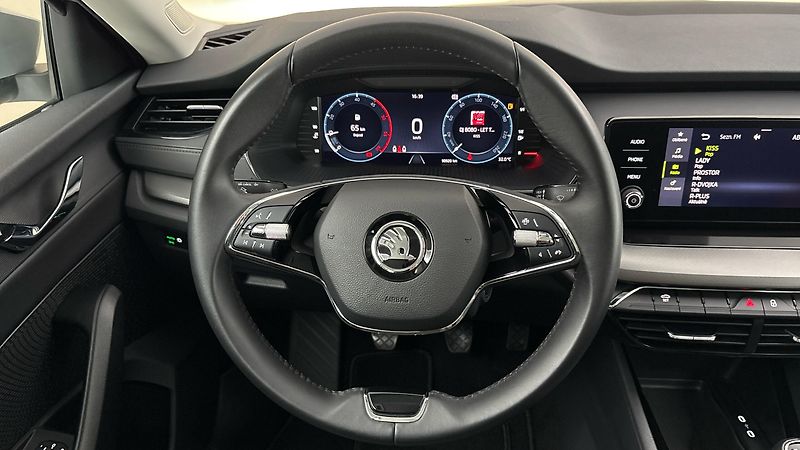 Škoda Octavia 2.0 TDI Ambition Combi - fotka 9 z 24