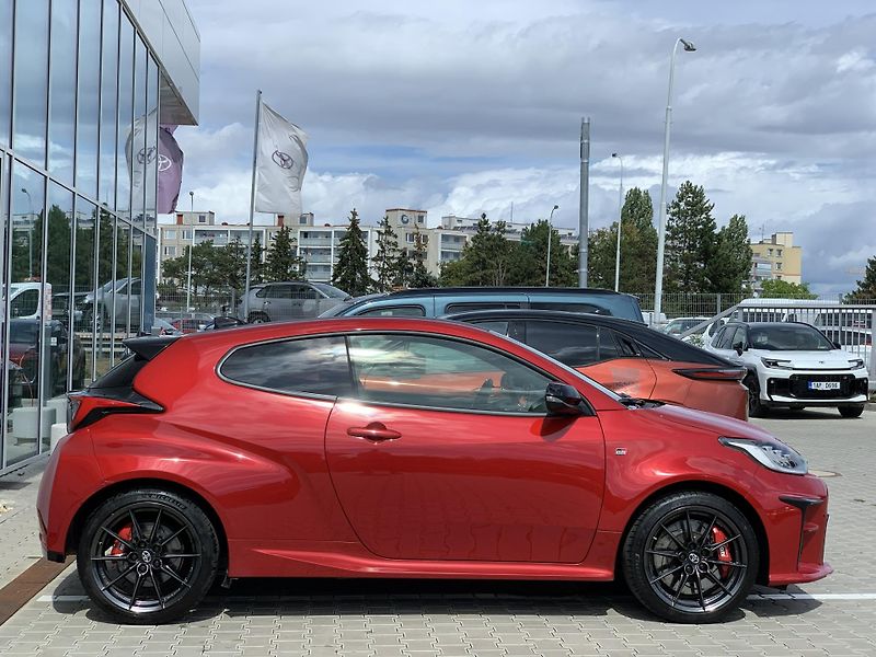 Toyota GR Yaris GR DYNAMIC 4WD 1.6 TURBO 192kW - fotka 10 z 42